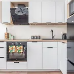 Modern Riverside Apartment With Free Parking Space