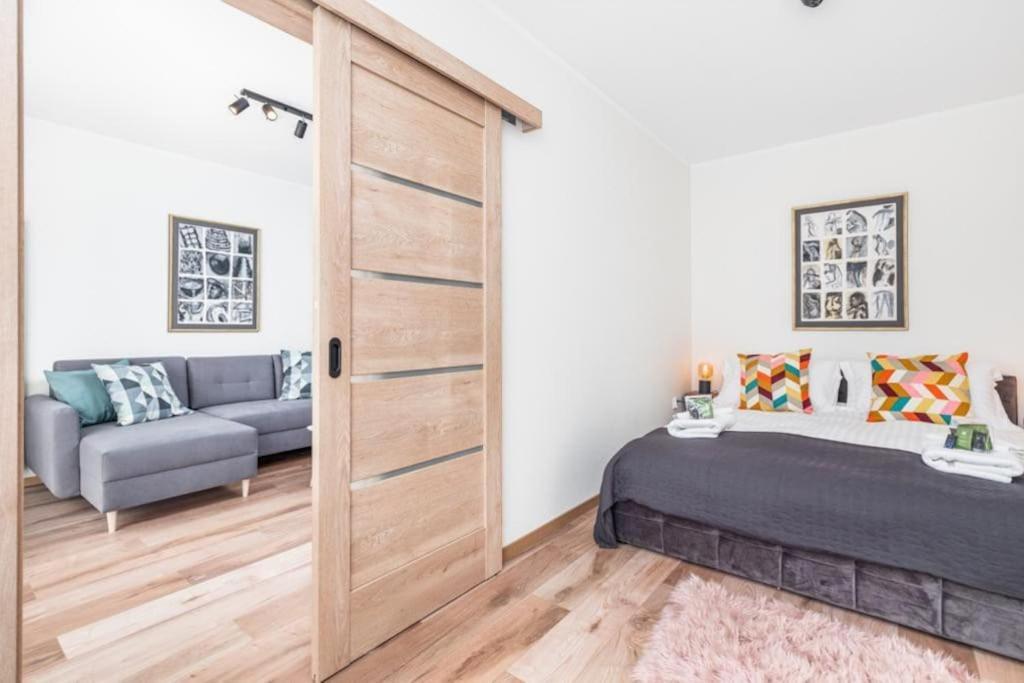 Apartment Modern Riverside With Free Parking Space