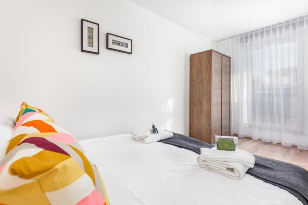 Apartment Modern Riverside With Free Parking Space